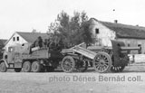 Obuzier Schneider md.1917, cal.155 mm, remorcat de autotractor Skoda, in mars spre Krasnodar, august 1942.