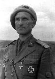 General de brigada Ioan Dumitrache, purtand Ordinul Mihai Viteazul cls. a III-a si Crucea de Fier clasa I-a.