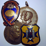 Royal badges and unofficial medals